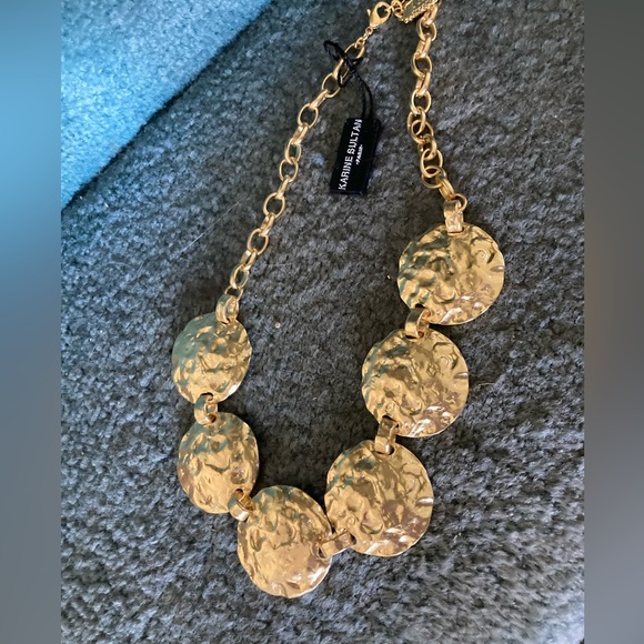 NWT Karine Sultan Hammered Disc Statement Necklace Gold-tone 20” adjustable - Picture 3 of 5